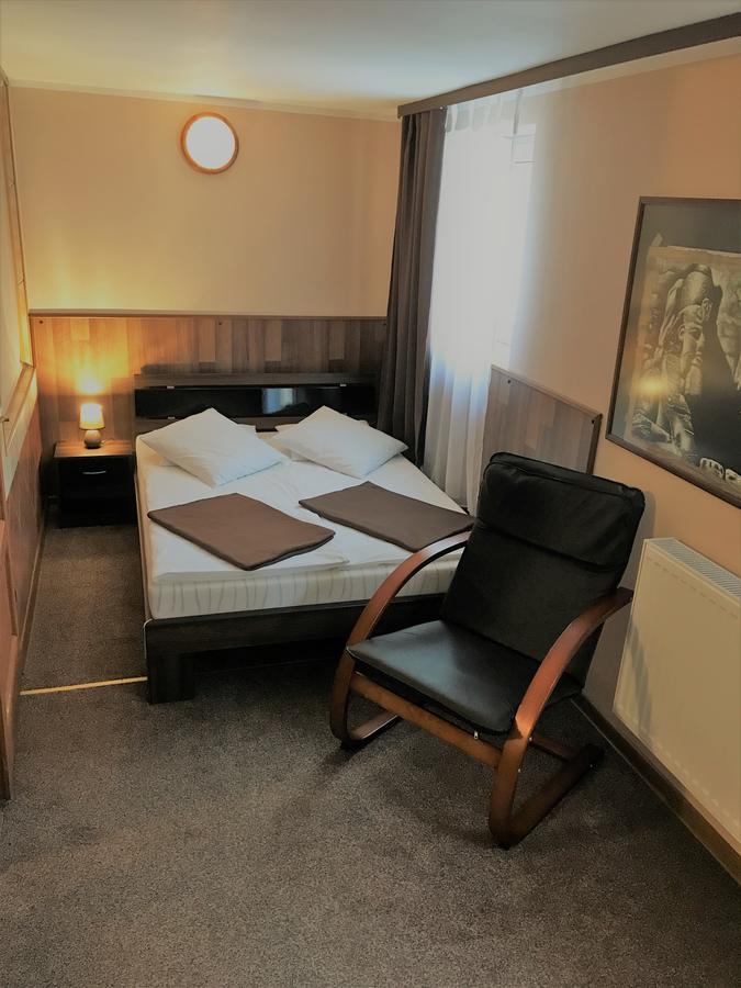 Hotel Villa Rezydent 弗罗茨瓦夫 外观 照片