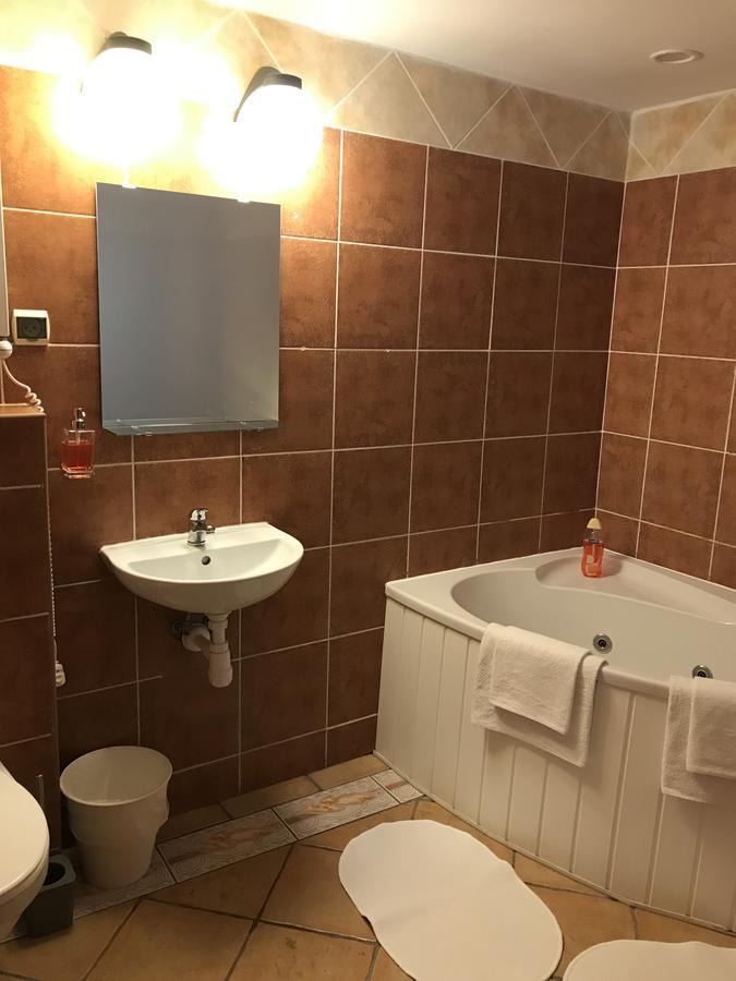 Hotel Villa Rezydent 弗罗茨瓦夫 外观 照片